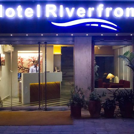 Hotel Riverfront Ahmadabad Zewnętrze zdjęcie
