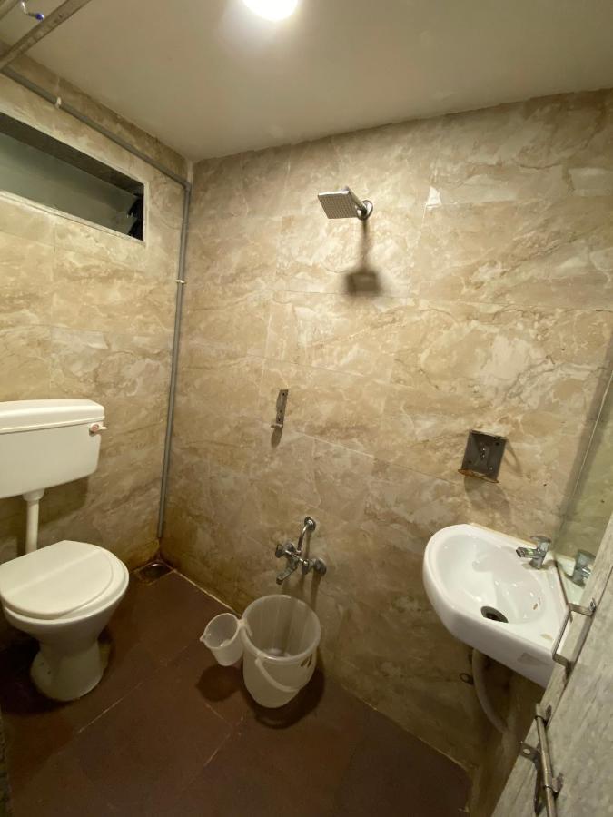 Hotel Riverfront Ahmadabad Zewnętrze zdjęcie