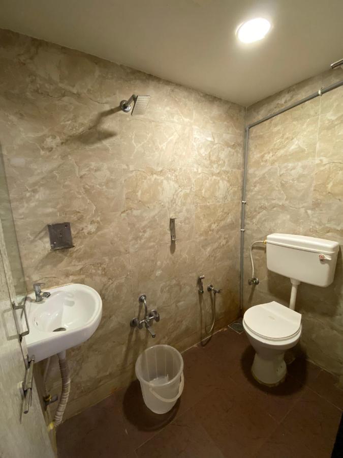 Hotel Riverfront Ahmadabad Zewnętrze zdjęcie
