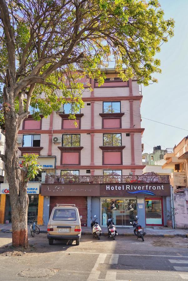 Hotel Riverfront Ahmadabad Zewnętrze zdjęcie